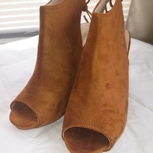 Chase & Chloe Marcy-1 Women's Back Lace Up Cut Out High Block Heel Ankle Booties